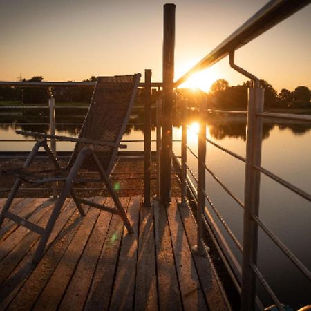 Hausboot Wangermeer Nordsonne11 ชิลลิคช์ ภายนอก รูปภาพ